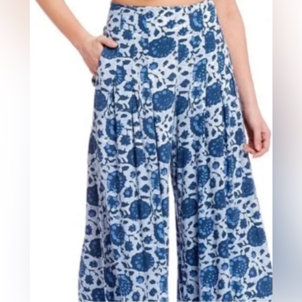 SALE!! Free People Cropped Wide Leg Pants/Split Skirt size Large